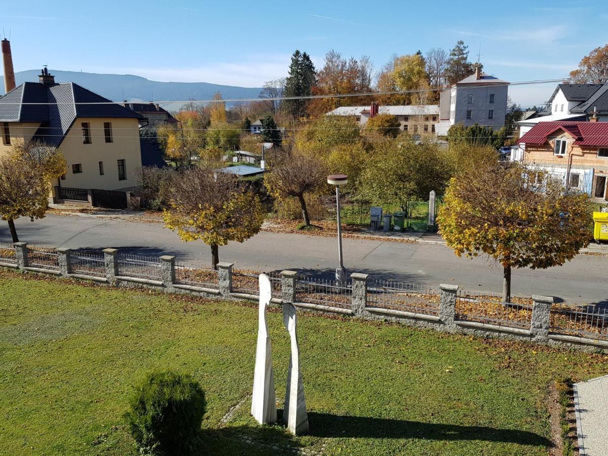 Kavarna A Penzion Reichl Kraliky Exterior photo